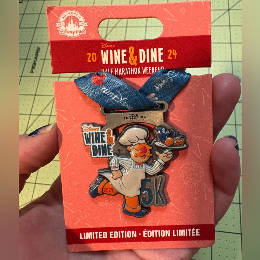 2024 Disney World RunDisney Wine&Dine 5K Muppets Swedish Chef Medal NEW
